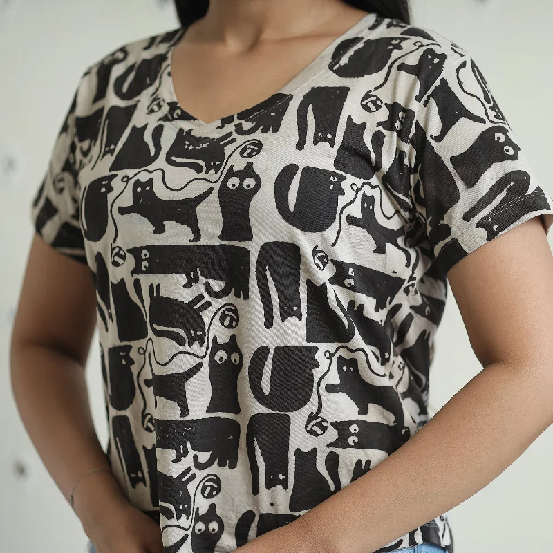 2024-072-1-31-bindaas-block-art-printed-cotton-women-v-neck-t-shirt-07