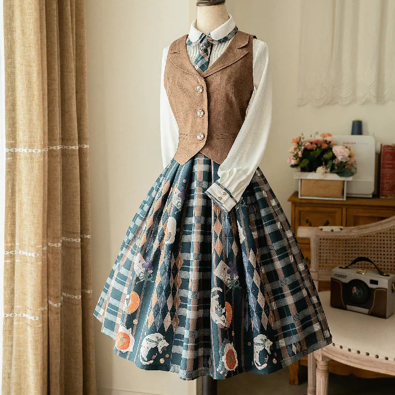 Persimmon cat and bouquet plaid strap skirt, vest and pleated blouse (dark green)