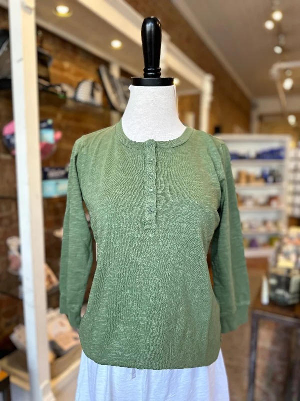 Long Sleeve Open Neck Relaxed Henley in Island Palms