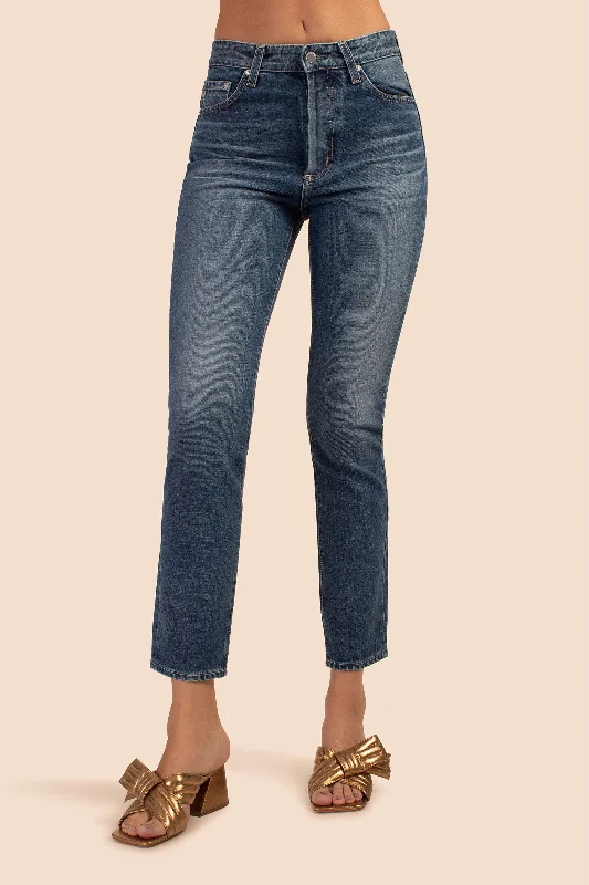 AG VINTAGE WASH ALEXXIS SLIM-STRAIGHT ANKLE JEAN