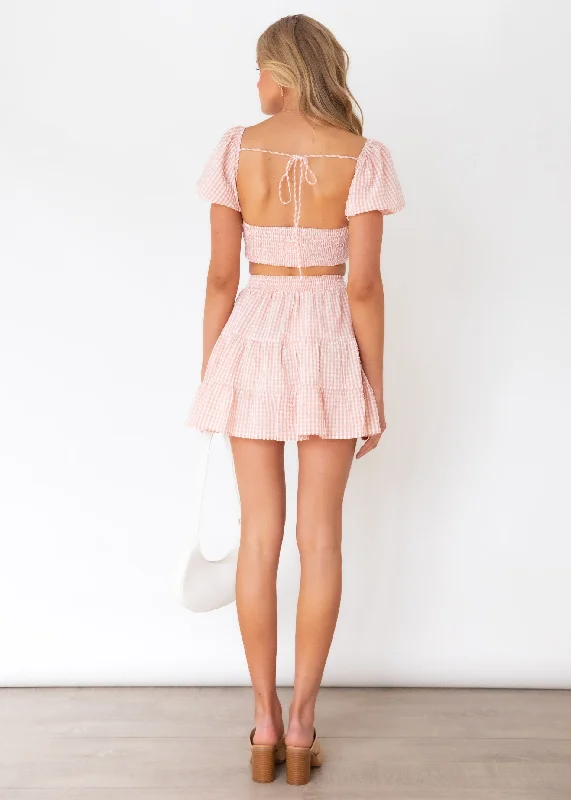 danni-crop-blush-check