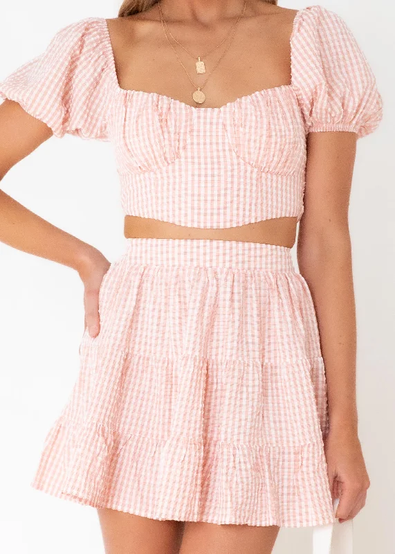 danni-crop-blush-check