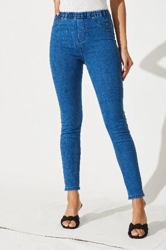 hollie-basic-jegging-in-blue-denim