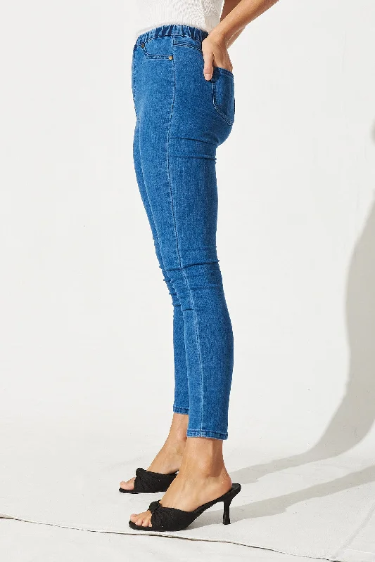 hollie-basic-jegging-in-blue-denim