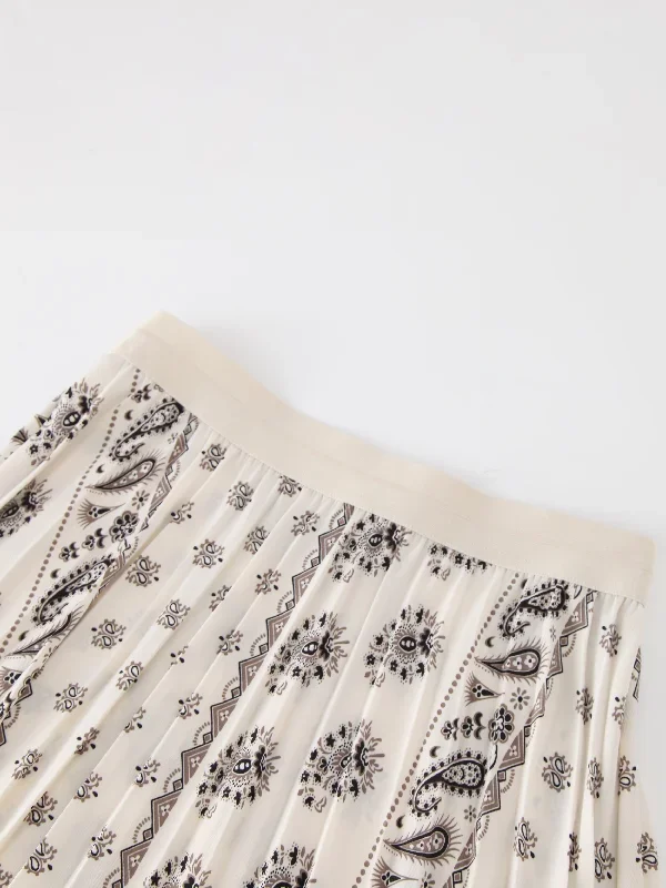 pleated-skirt-37-cream-bandana