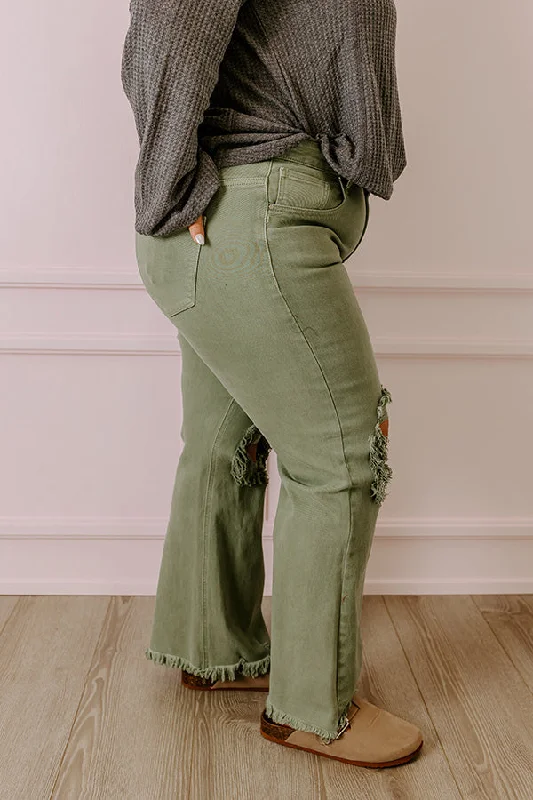 risen-the-eras-high-waist-distressed-jean-in-pear-curves