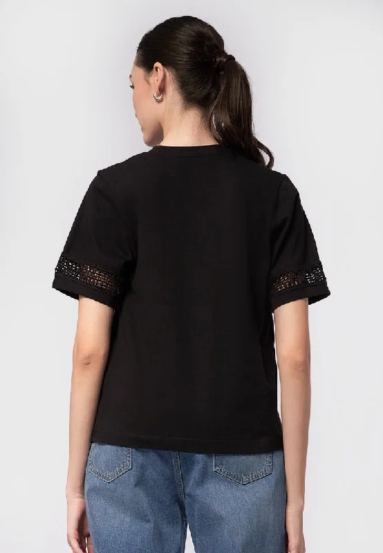 short-sleeve-t-shirt-with-trim-details-24d077-black